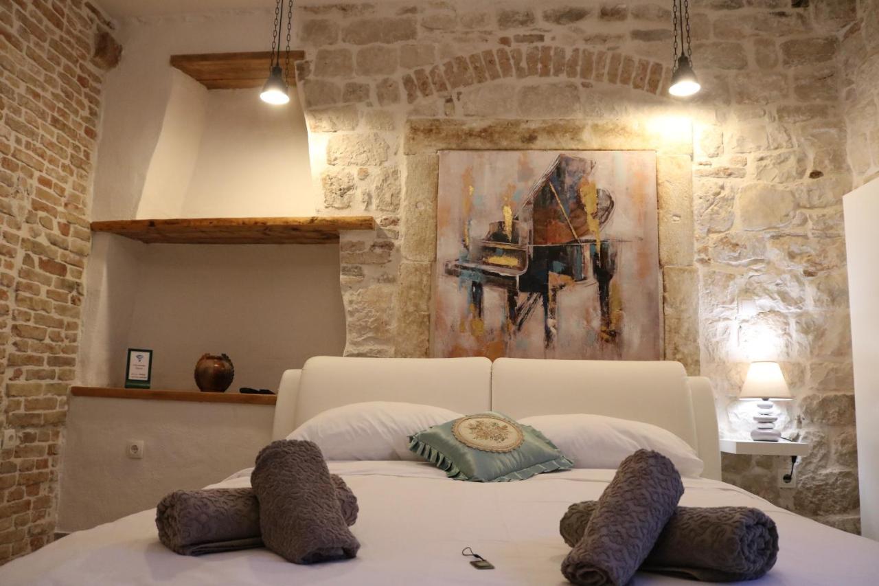 Studios Kadena Trogir - 18Th Century Stone House Eksteriør billede