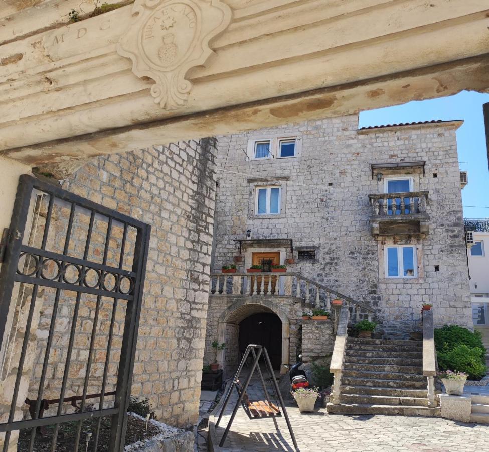 Studios Kadena Trogir - 18Th Century Stone House Eksteriør billede