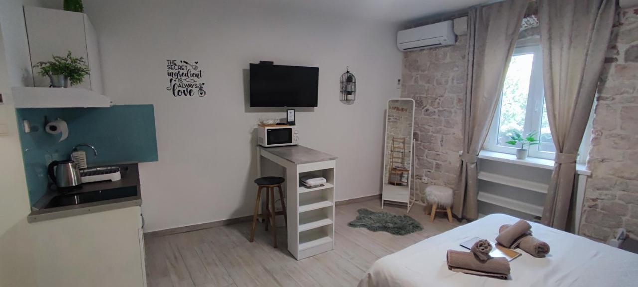 Studios Kadena Trogir - 18Th Century Stone House Eksteriør billede