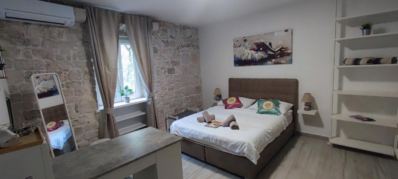 Studios Kadena Trogir - 18Th Century Stone House Eksteriør billede