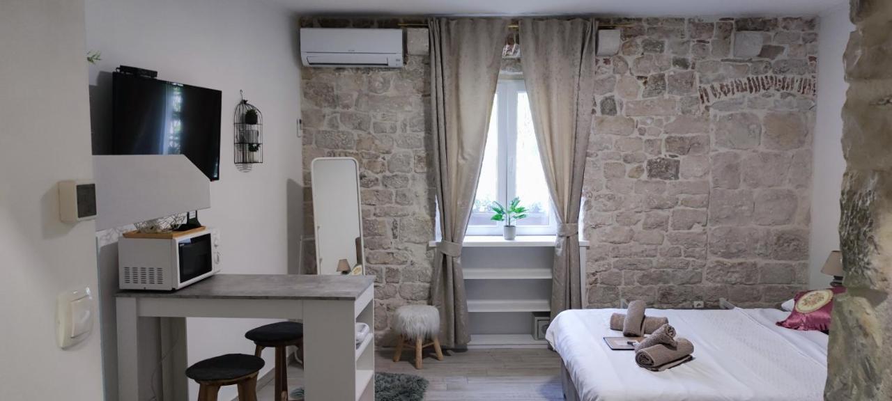 Studios Kadena Trogir - 18Th Century Stone House Eksteriør billede