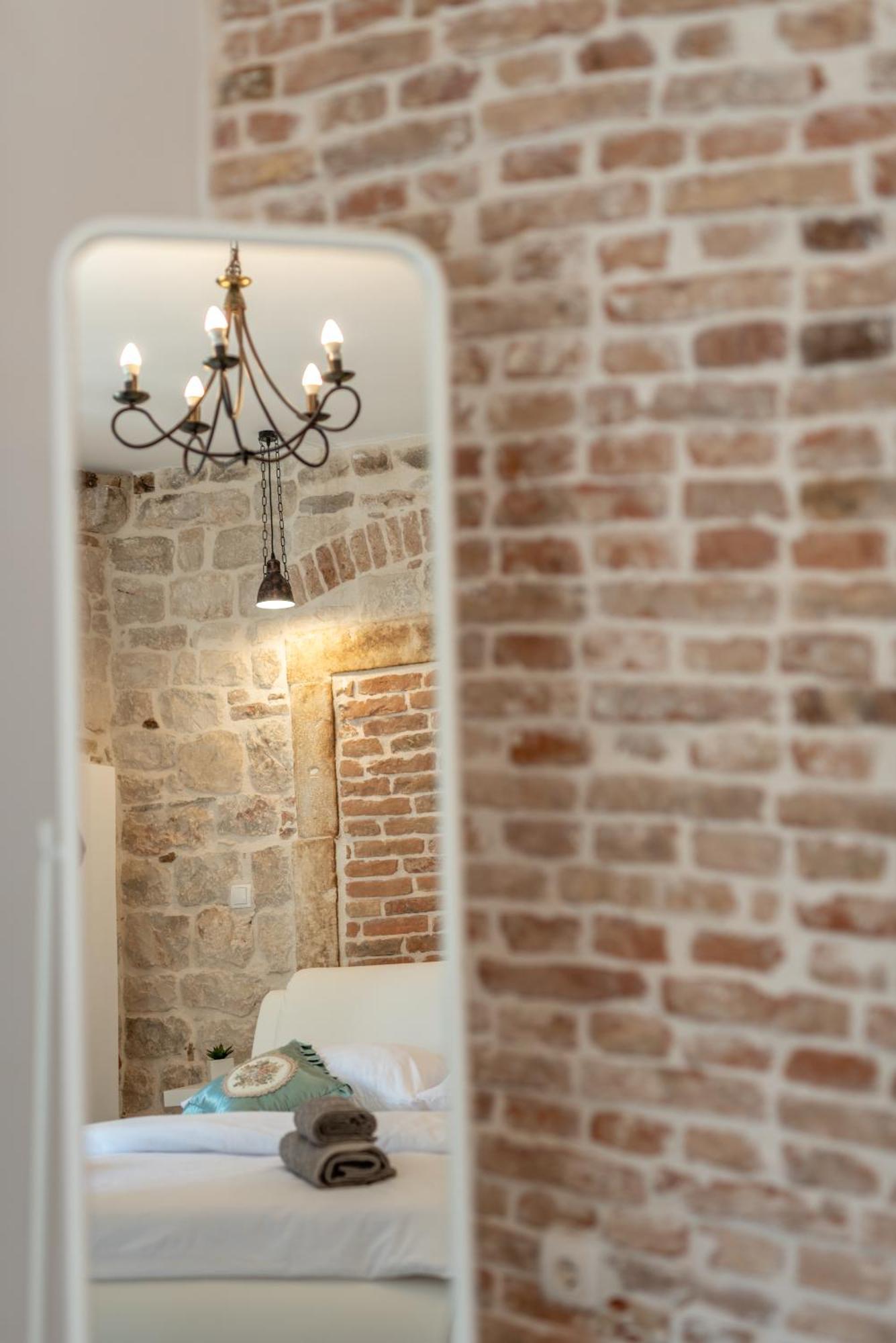 Studios Kadena Trogir - 18Th Century Stone House Eksteriør billede