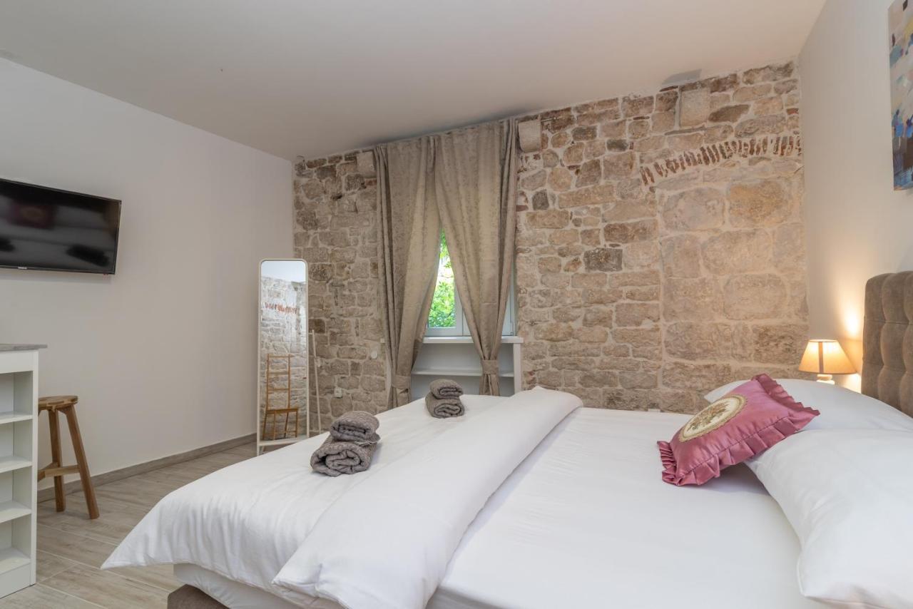 Studios Kadena Trogir - 18Th Century Stone House Eksteriør billede