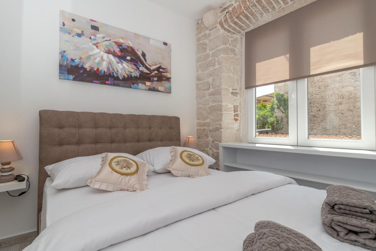 Studios Kadena Trogir - 18Th Century Stone House Eksteriør billede
